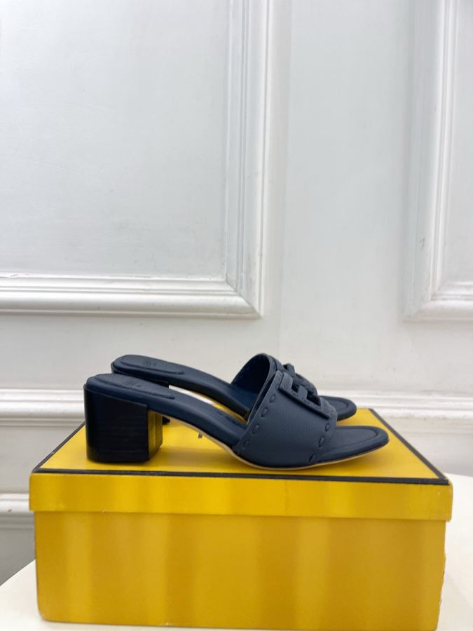 Fendi women's shoes 𝐅𝐄𝐍𝐃𝐈 | Fendi 26𝐬𝐬 — Premium Replica — photo 2