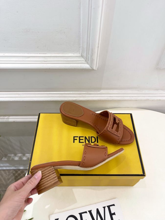 Fendi women's shoes 𝐅𝐄𝐍𝐃𝐈 | Fendi 26𝐬𝐬 — 1:1 Replica — photo 4