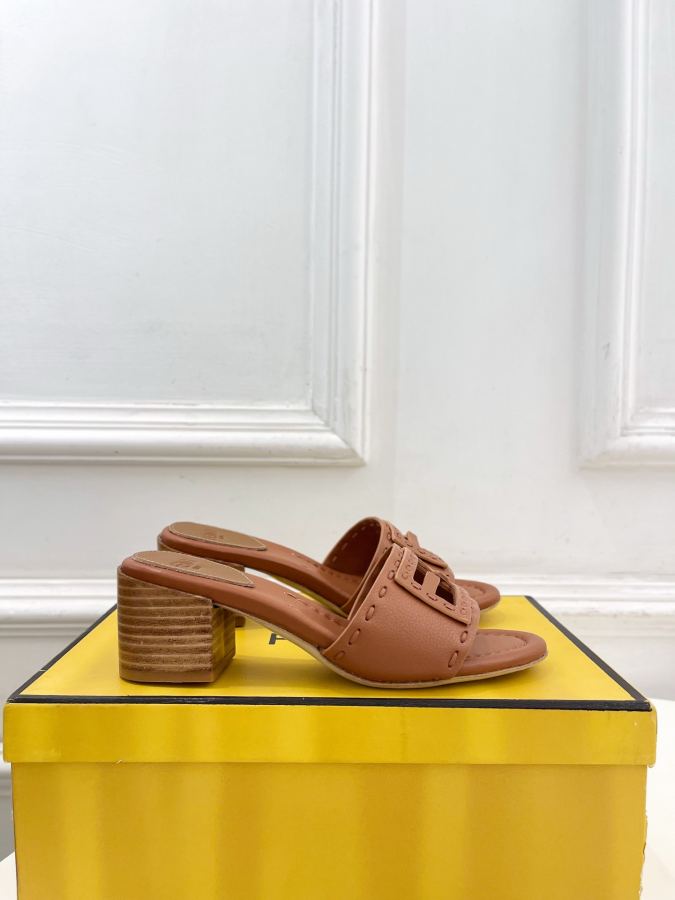 Fendi women's shoes 𝐅𝐄𝐍𝐃𝐈 | Fendi 26𝐬𝐬 — 1:1 Replica — photo 2