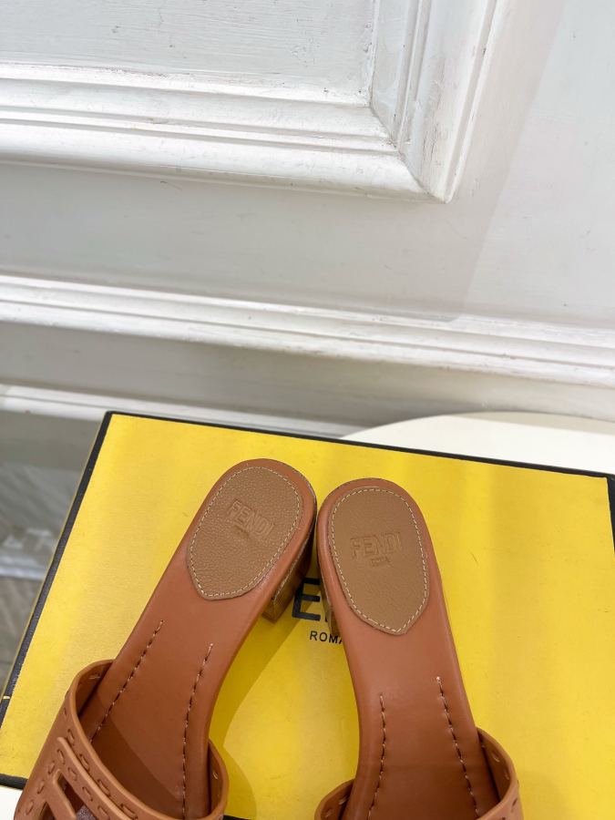 Fendi women's shoes 𝐅𝐄𝐍𝐃𝐈 | Fendi 26𝐬𝐬 — 1:1 Replica — photo 6