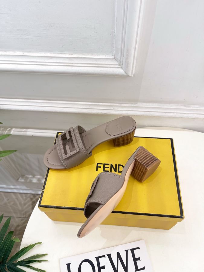 Fendi women's shoes 𝐅𝐄𝐍𝐃𝐈 | Fendi 26𝐬𝐬 — AAA Quality Replica — photo 4
