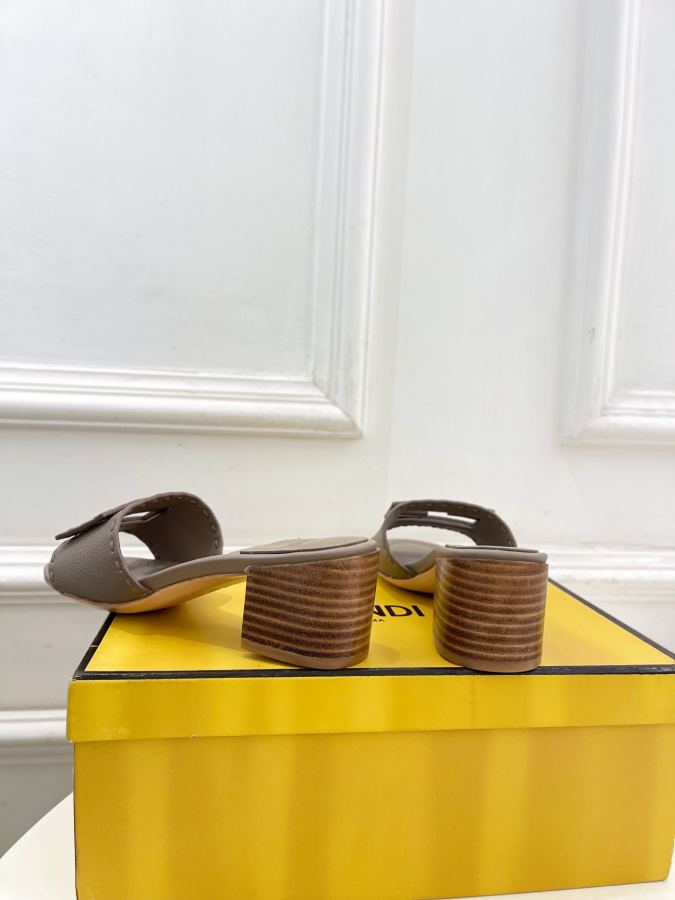 Fendi women's shoes 𝐅𝐄𝐍𝐃𝐈 | Fendi 26𝐬𝐬 — AAA Quality Replica — photo 8