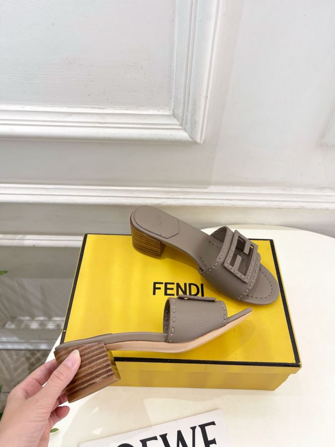 Fendi women's shoes 𝐅𝐄𝐍𝐃𝐈 | Fendi 26𝐬𝐬 — AAA Quality Replica — photo 5