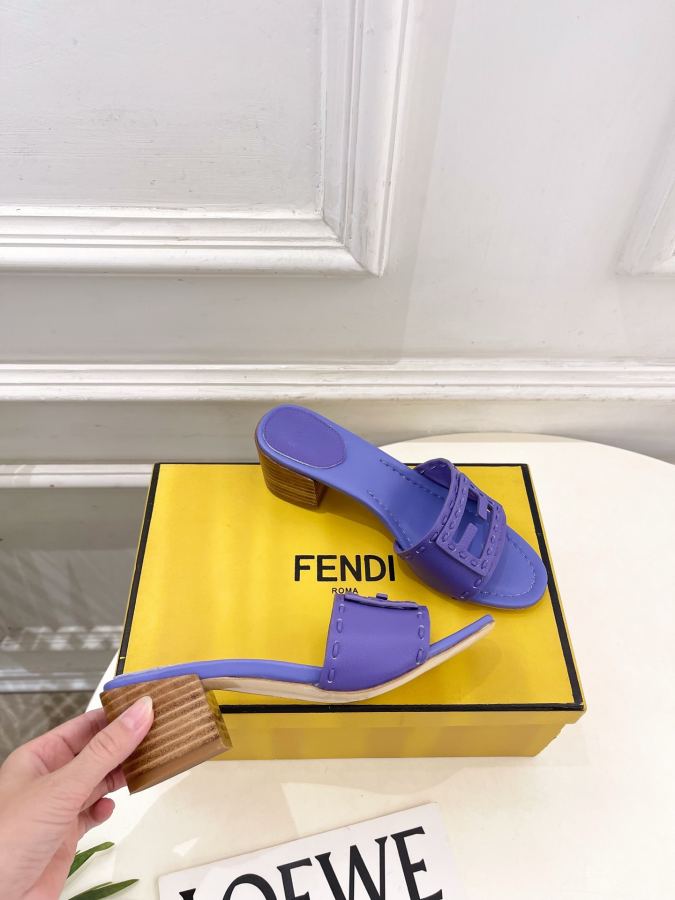 Fendi women's shoes 𝐅𝐄𝐍𝐃𝐈 | Fendi 26𝐬𝐬 — 1:1 Replica For Sale — photo 4