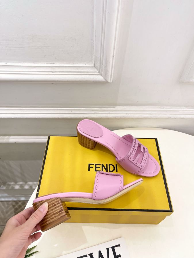 Fendi women's shoes 𝐅𝐄𝐍𝐃𝐈 | Fendi 26𝐬𝐬 — 1:1 Replica For Sale — photo 4