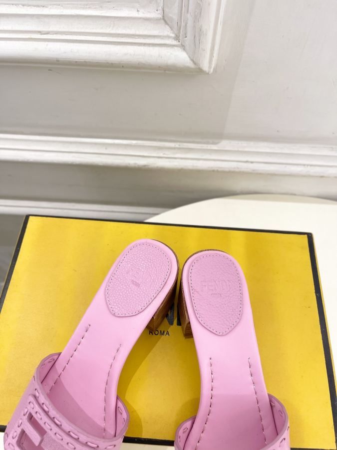 Fendi women's shoes 𝐅𝐄𝐍𝐃𝐈 | Fendi 26𝐬𝐬 — 1:1 Replica For Sale — photo 8