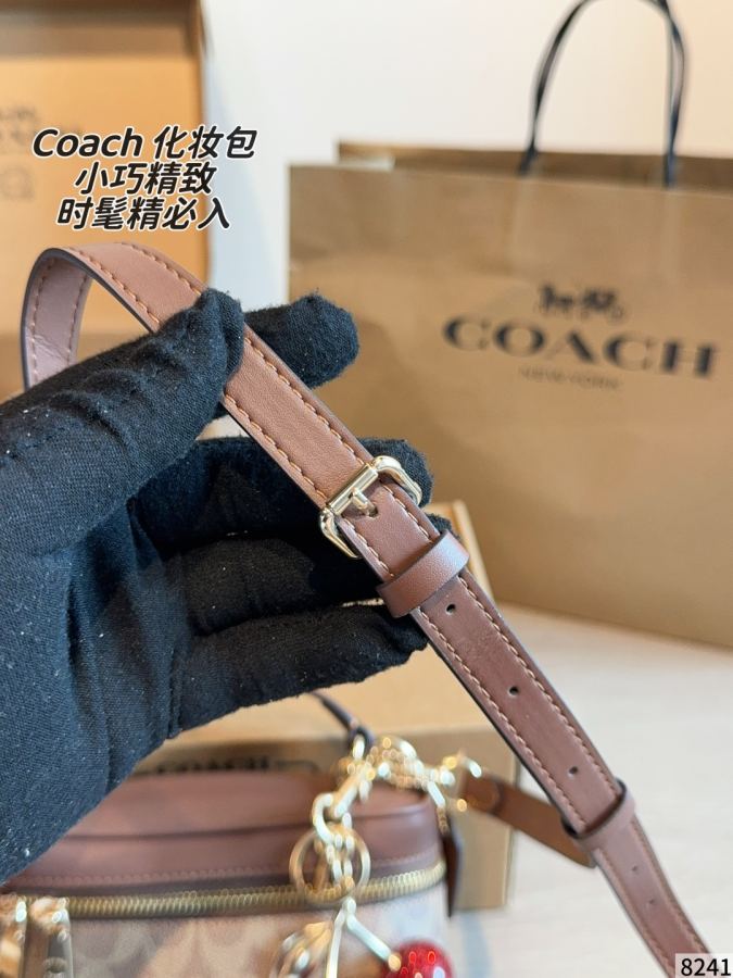 COACH bag This Coach presbyopic box bag welds the retro sophistication directly onto the body — AAA Quality Replica — photo 7