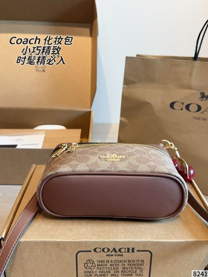 COACH bag This Coach presbyopic box bag welds the retro sophistication directly onto the body — AAA Quality Replica — photo 5