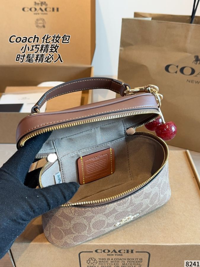 COACH bag This Coach presbyopic box bag welds the retro sophistication directly onto the body — AAA Quality Replica — photo 9
