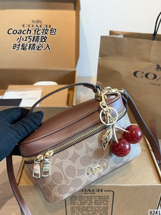 COACH bag This Coach presbyopic box bag welds the retro sophistication directly onto the body — AAA Quality Replica — photo 6