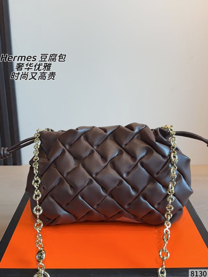 Hermes Women Hermès Les Nécessaires d'Hermès ​​ Swift ￼ 23*5*18cm — Premium Replica — photo 5