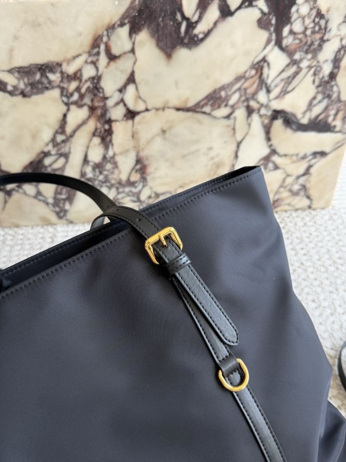PRADA tas Prada zwart goud nylon draagtas — photo 6