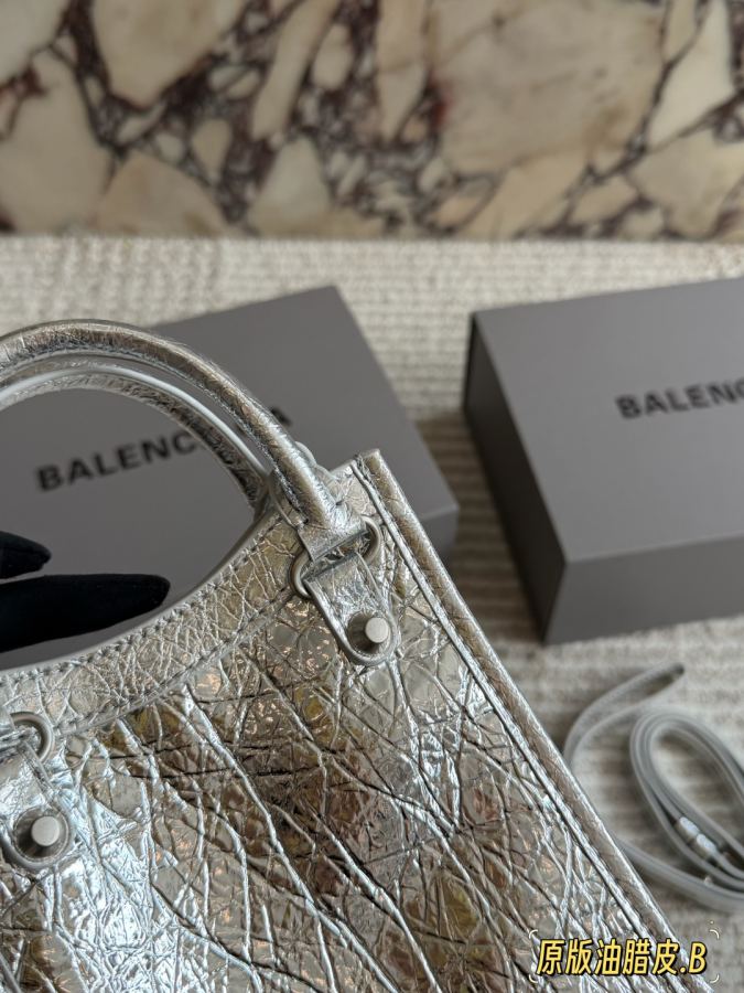 Sac Balenciaga Original en cuir ciré à l'huile unique avec boîte — photo 7