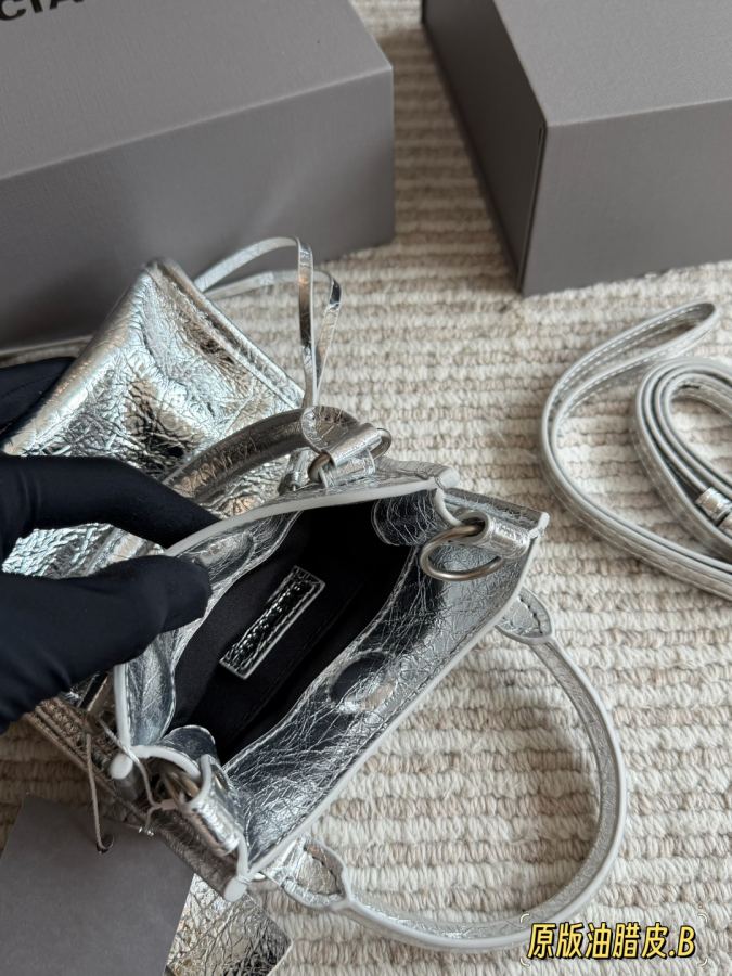 Sac Balenciaga Original en cuir ciré à l'huile unique avec boîte — photo 9