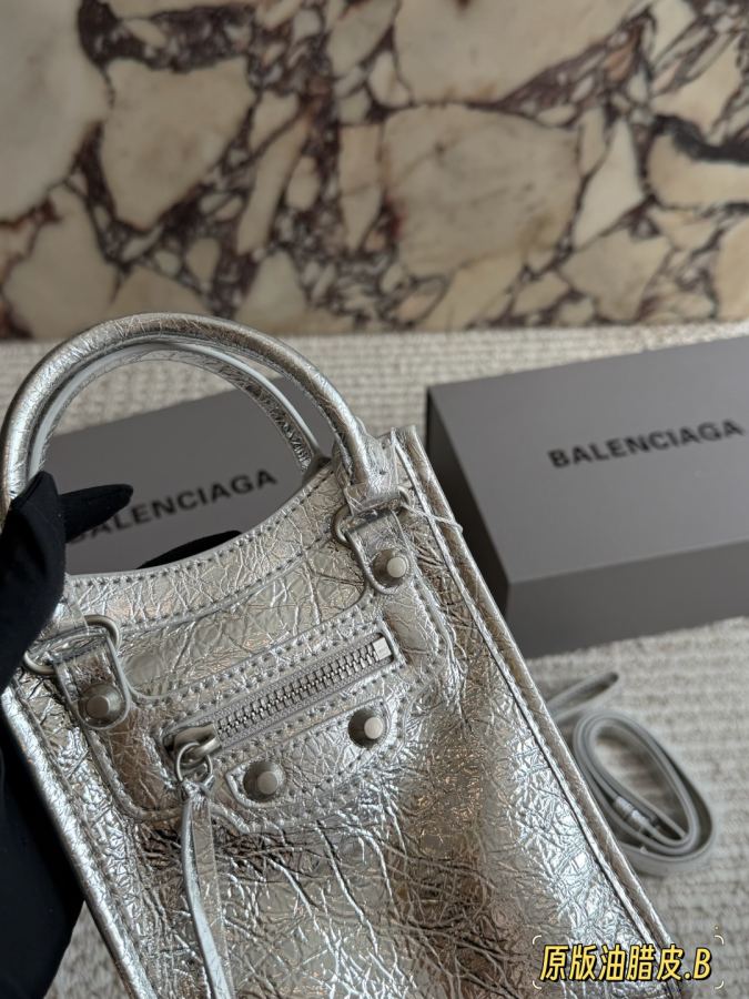 Sac Balenciaga Original en cuir ciré à l'huile unique avec boîte — photo 6