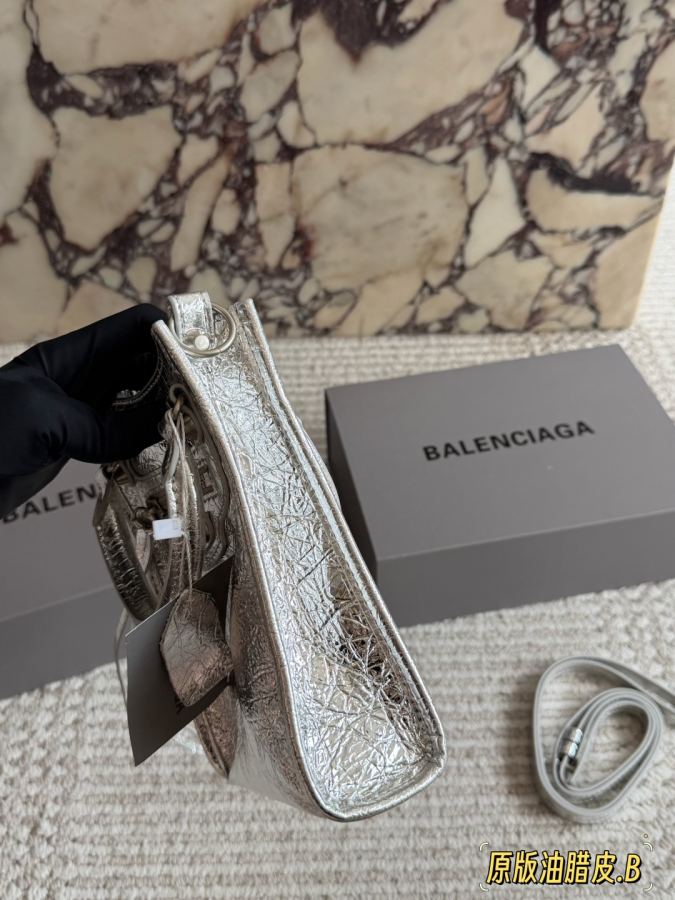 Sac Balenciaga Original en cuir ciré à l'huile unique avec boîte — photo 2