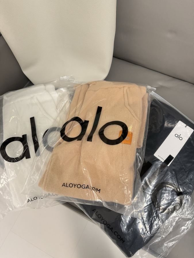 Alo Leggings alo | pantaloni drappeggiati in peluche — photo 9