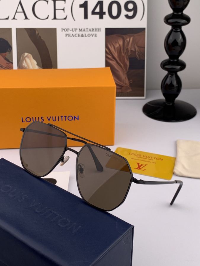 LV glasses LV men's colorful aviator polarized sunglasses Material: HD nylon thickened card slot — 1:1 Replica For Sale — photo 7