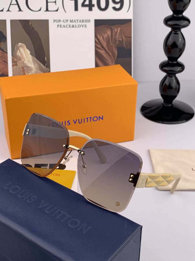 LV glasses L1550 large-frame sunglasses with classic square frame, elegant with coat or dress, nylon — AAA Quality Replica — photo 8