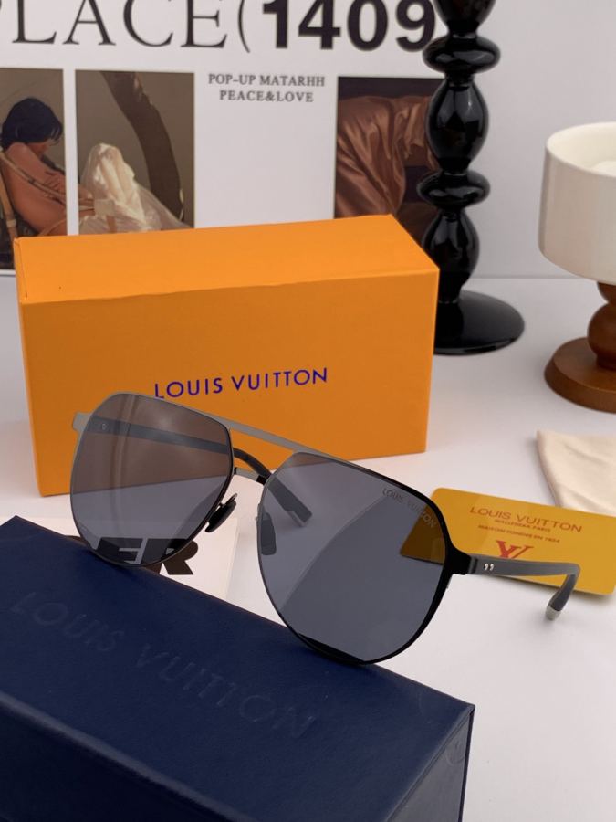 LV glasses LV men's colorful aviator polarized sunglasses Material: HD nylon thickened card slot — 1:1 Replica — photo 5