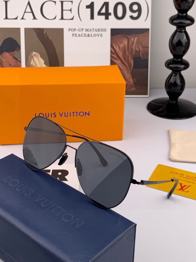 LV glasses LV men's colorful aviator polarized sunglasses Material: HD nylon thickened card slot — 1:1 Replica For Sale — photo 6