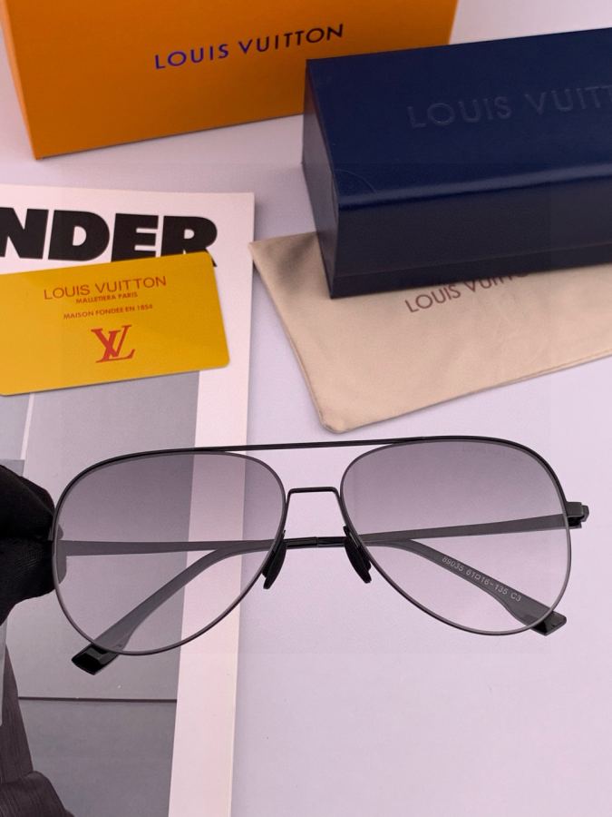 LV glasses LV men's colorful aviator polarized sunglasses Material: HD nylon thickened card slot — 1:1 Replica For Sale — photo 4