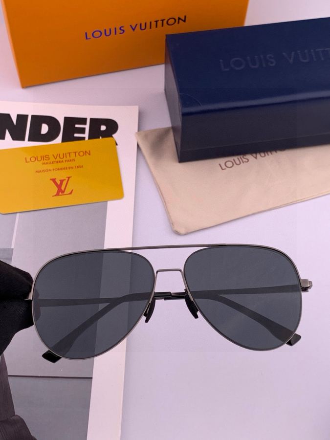 LV glasses LV men's colorful aviator polarized sunglasses Material: HD nylon thickened card slot — 1:1 Replica For Sale — photo 5