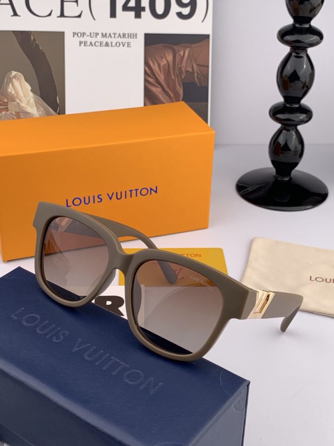 LV glasses LV large-frame sunglasses have a classic square frame design, regardless of your face — Premium Replica — photo 5