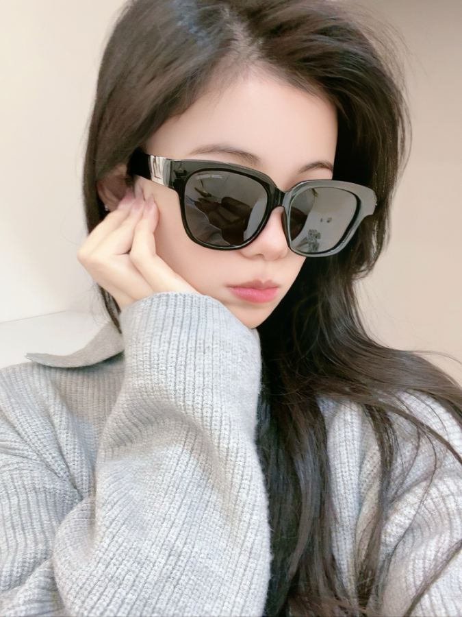 LV glasses LV large-frame sunglasses have a classic square frame design, regardless of your face — Premium Replica — photo 2