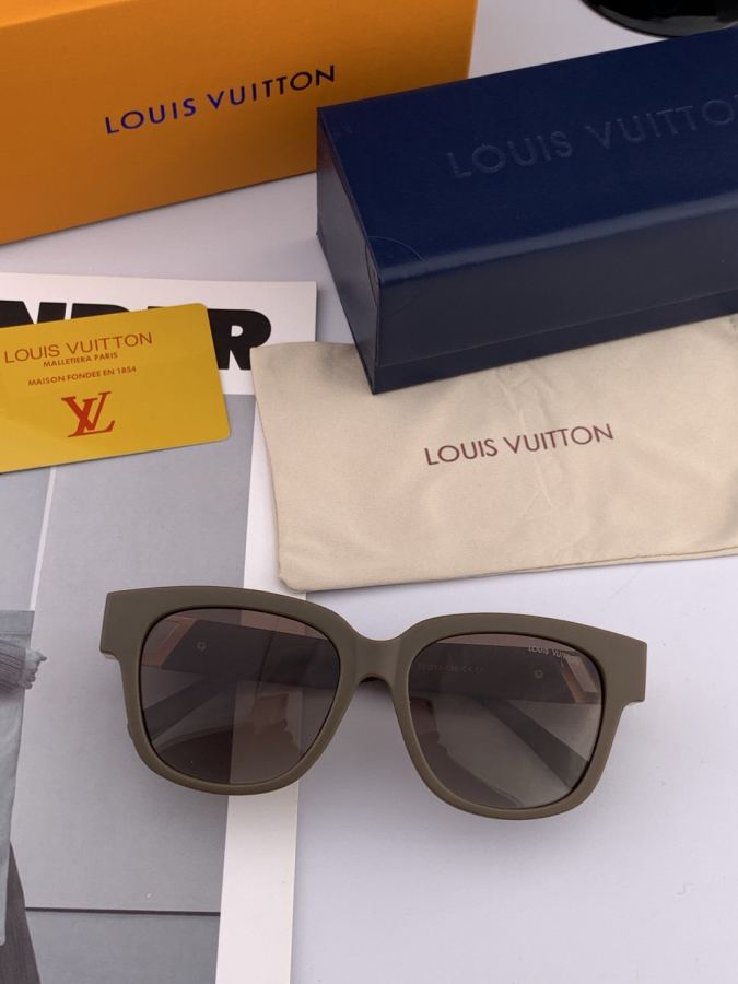 LV glasses LV large-frame sunglasses have a classic square frame design, regardless of your face — Premium Replica — photo 3