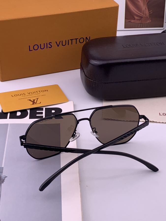 LV glasses LV men's colorful aviator polarized sunglasses Material: HD nylon thickened card slot — 1:1 Replica — photo 8