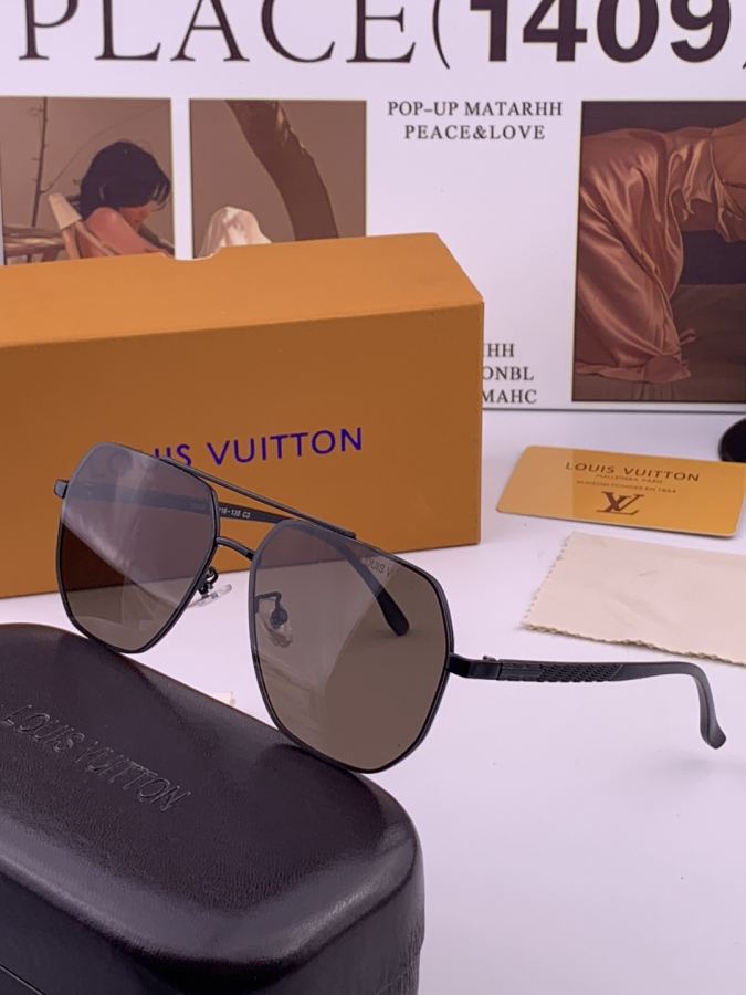 LV glasses LV men's colorful aviator polarized sunglasses Material: HD nylon thickened card slot — 1:1 Replica — photo 3