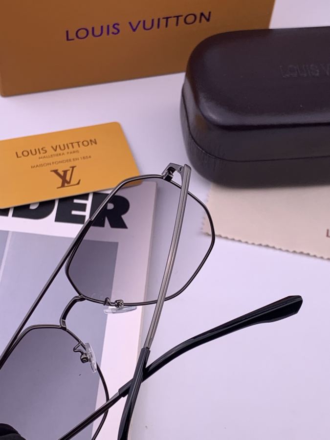 LV glasses LV men's colorful aviator polarized sunglasses Material: HD nylon thickened card slot — 1:1 Replica — photo 6