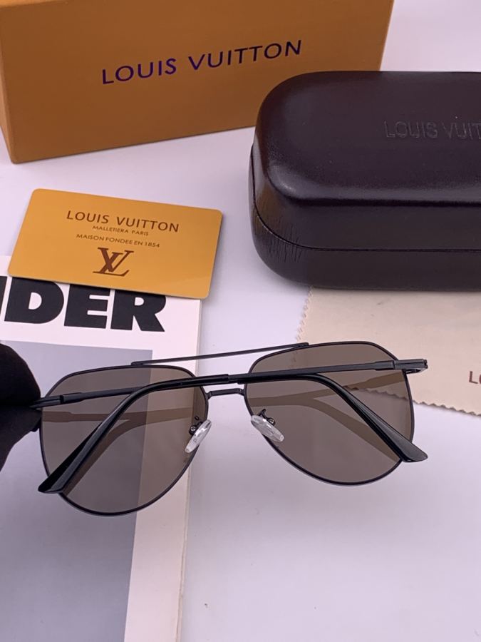 LV glasses LV men's colorful aviator polarized sunglasses Material: HD nylon thickened card slot — 1:1 Replica For Sale — photo 5