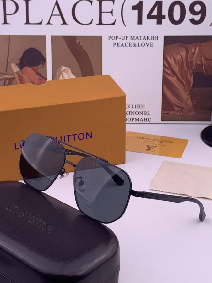 LV glasses LV men's colorful aviator polarized sunglasses Material: HD nylon thickened card slot — AAA Quality Replica — photo 3