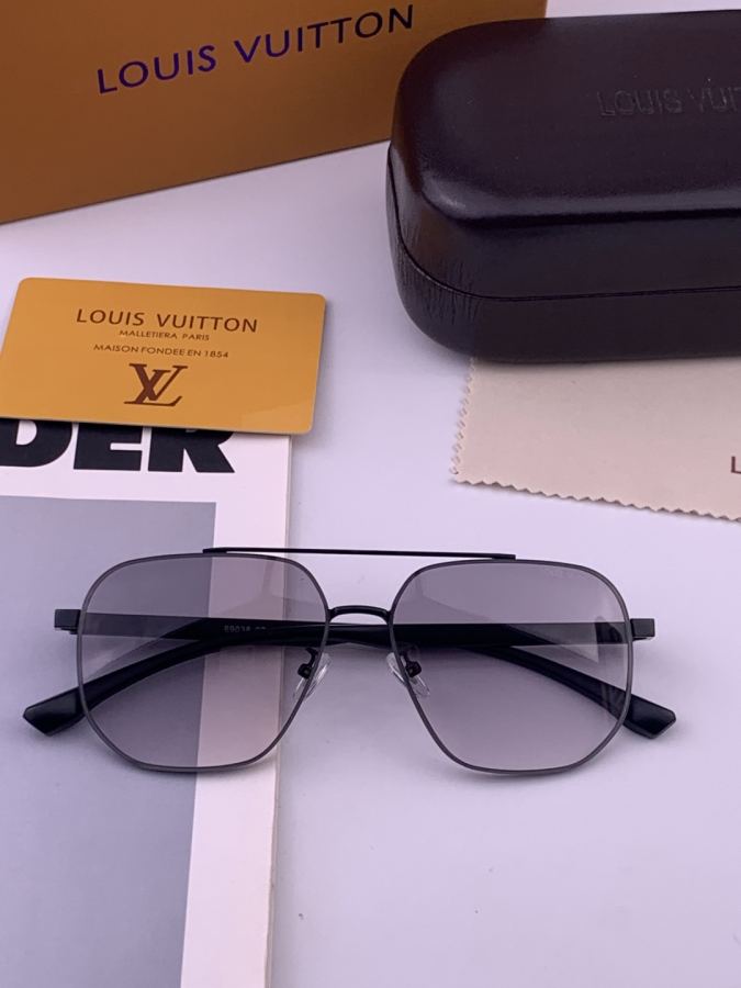 LV glasses LV men's colorful aviator polarized sunglasses Material: HD nylon thickened card slot — 1:1 Replica For Sale — photo 9