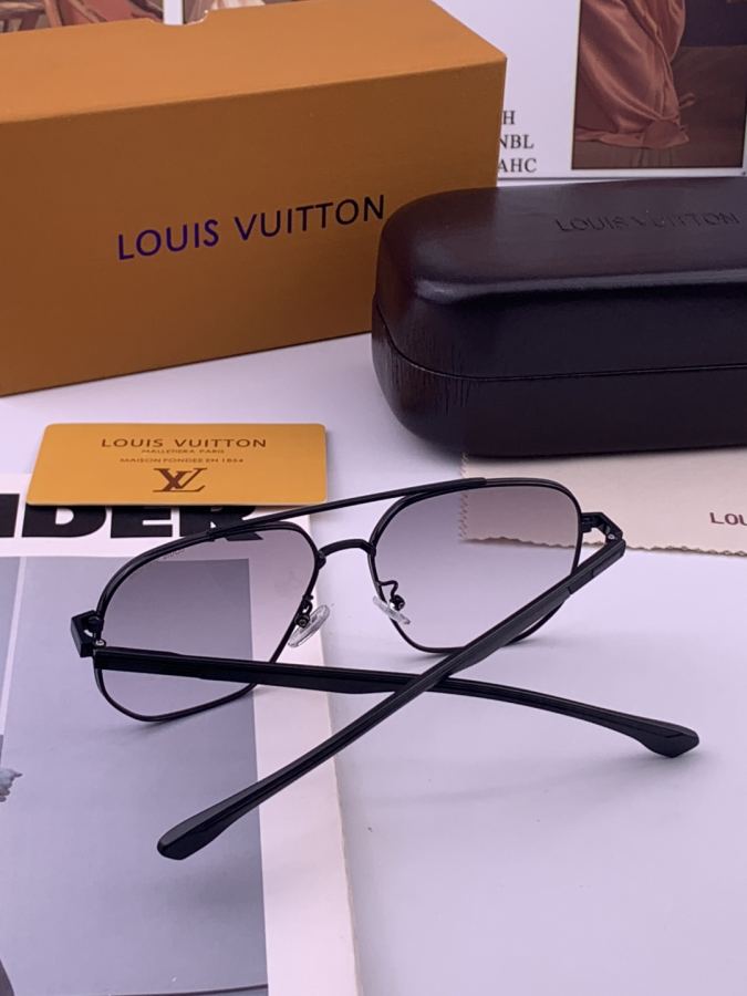 LV glasses LV men's colorful aviator polarized sunglasses Material: HD nylon thickened card slot — 1:1 Replica For Sale — photo 8