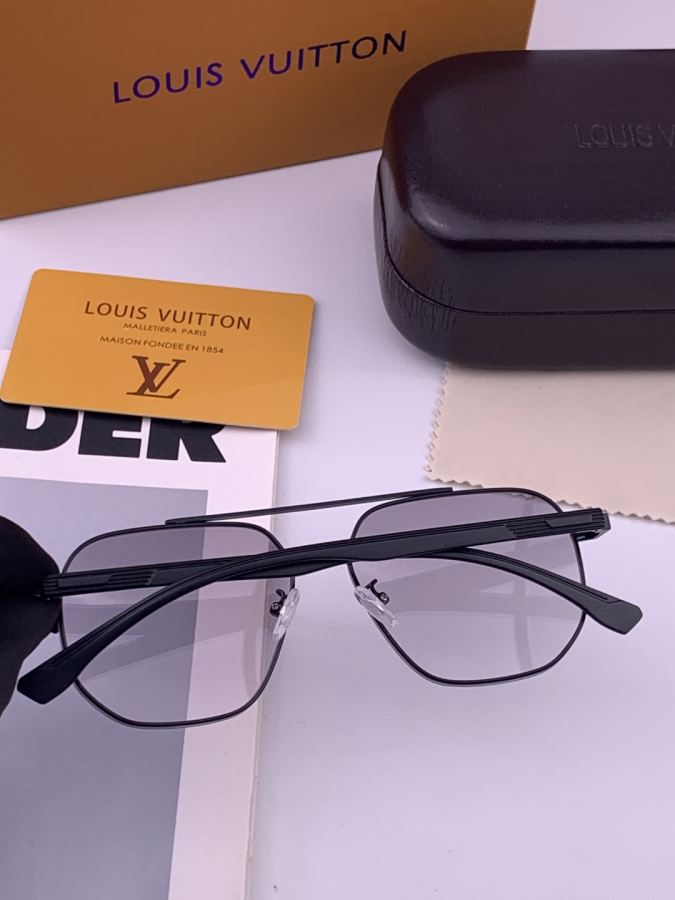 LV glasses LV men's colorful aviator polarized sunglasses Material: HD nylon thickened card slot — 1:1 Replica For Sale — photo 5
