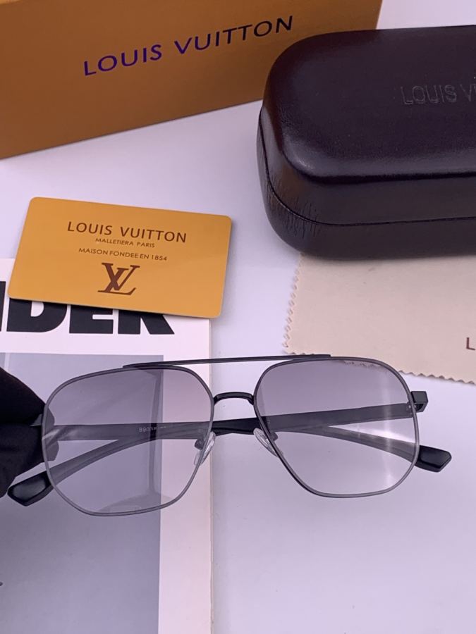 LV glasses LV men's colorful aviator polarized sunglasses Material: HD nylon thickened card slot — 1:1 Replica For Sale — photo 2