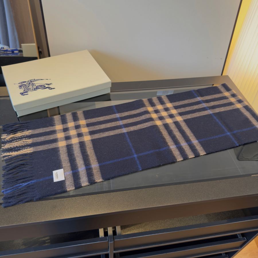 burberry scarf ¥Burberry 2 Riccardo Tisci New 45*210cm B +. — 1:1 Replica For Sale — photo 5