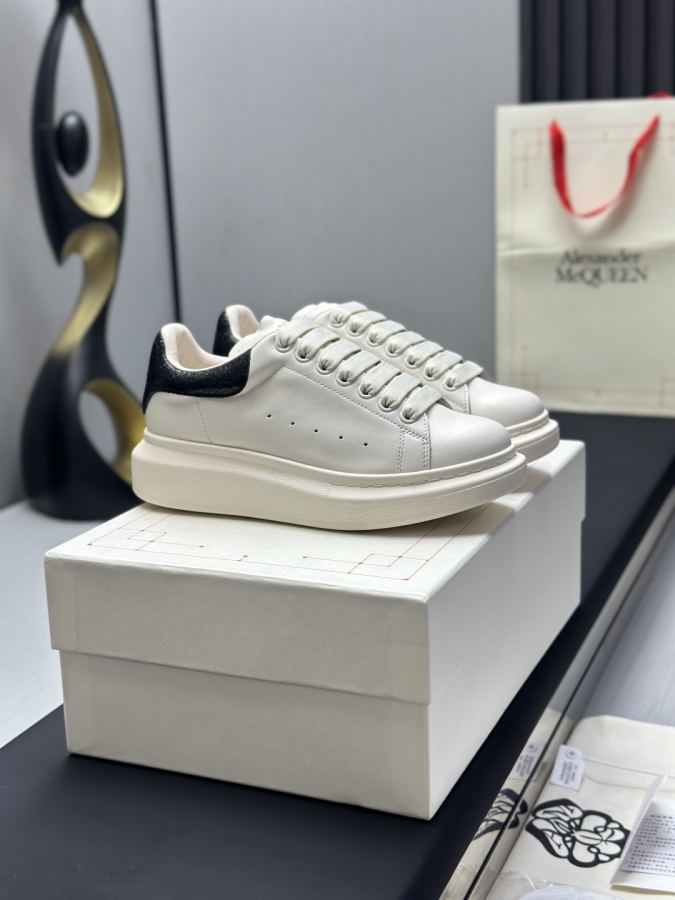 Alexander Mc Queen Women's Shoes Factory ¥ ( Top Version ). Newly upgraded classic Mc Queen white — Premium Replica — photo 2