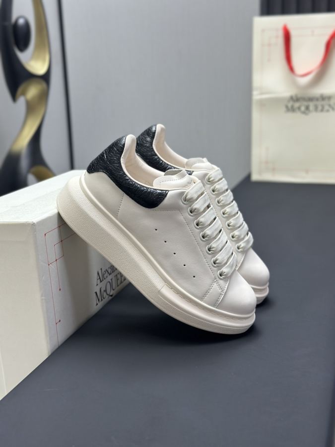 Alexander Mc Queen Women's Shoes Factory ¥ ( Top Version ). Newly upgraded classic Mc Queen white — Premium Replica — photo 4