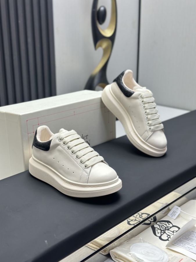 Alexander Mc Queen Women's Shoes Factory ¥ ( Top Version ). Newly upgraded classic Mc Queen white — Premium Replica — photo 3