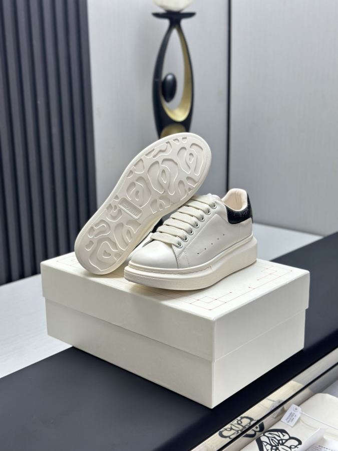 Alexander Mc Queen Women's Shoes Factory ¥ ( Top Version ). Newly upgraded classic Mc Queen white — Premium Replica — photo 6
