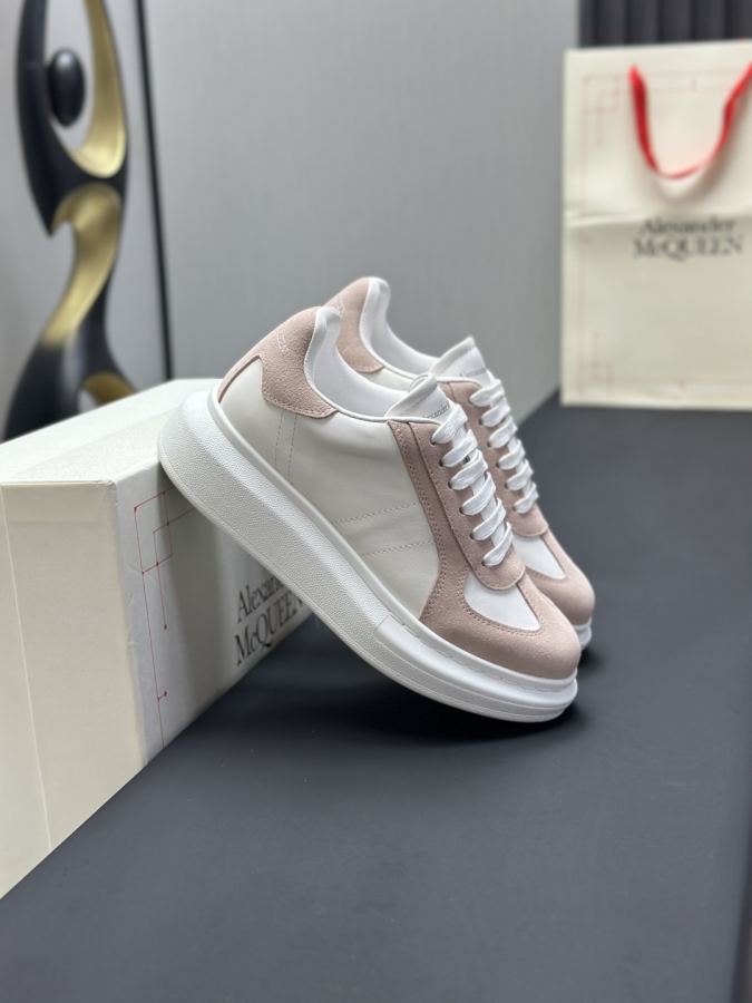 Alexander Mc Queen Women's Shoes Factory ¥ ( Top Version ). Newly upgraded classic Mc Queen white — AAA Quality Replica — photo 4