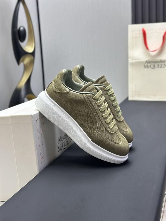 Alexander Mc Queen Women's Shoes Factory ¥ ( Top Version ). Newly upgraded classic Mc Queen white — AAA Quality Replica — photo 4