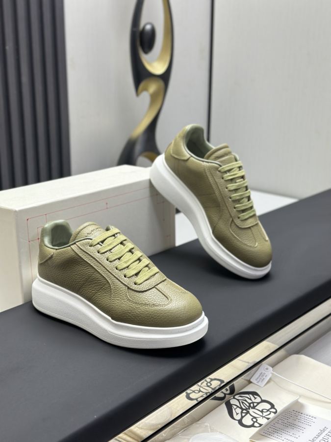 Alexander Mc Queen Women's Shoes Factory ¥ ( Top Version ). Newly upgraded classic Mc Queen white — AAA Quality Replica — photo 3