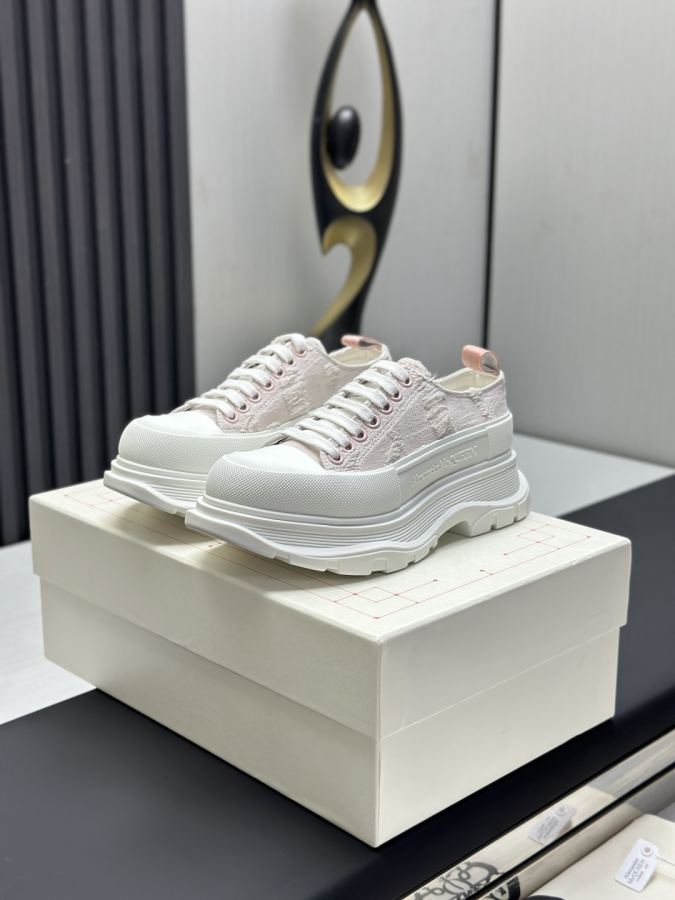 Alexander Mc Queen Women's Shoes Factory ¥ ( Top version produced in Dongguan ) (Black khaki tail) — Premium Replica