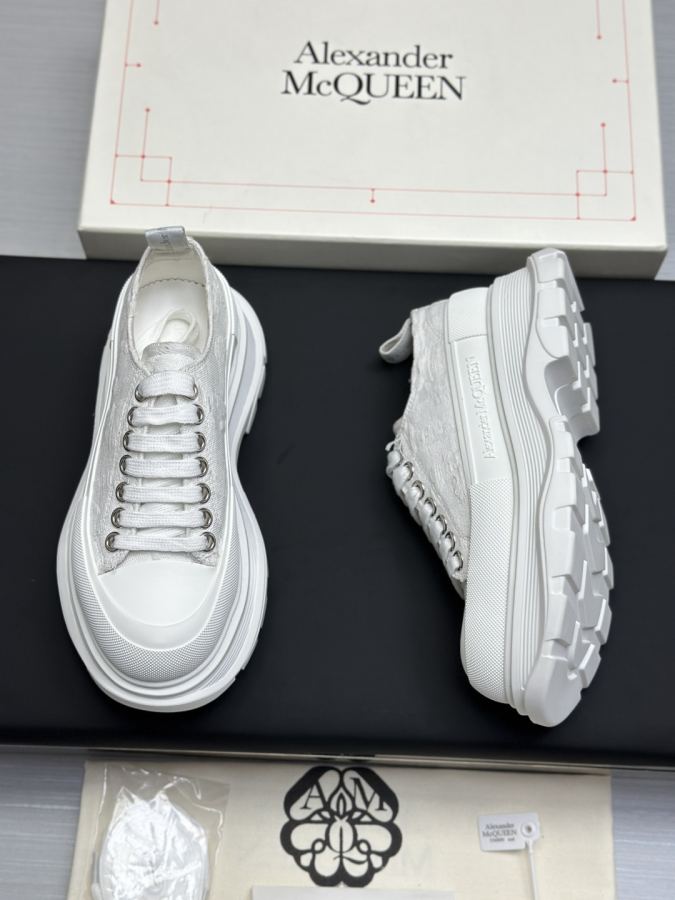 Alexander Mc Queen Women's Shoes Factory ¥ ( Top version produced in Dongguan ) (Black khaki tail) — AAA Quality Replica — photo 8