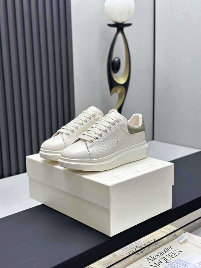 Alexander Mc Queen Women's Shoes Factory ¥ ( Top Version ). Newly upgraded classic Mc Queen white — AAA Quality Replica
